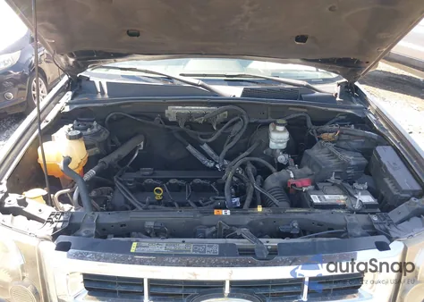 2009 Ford Escape Xlt z USA, uszkodzony, nr VIN 1FMCU03709KA99491